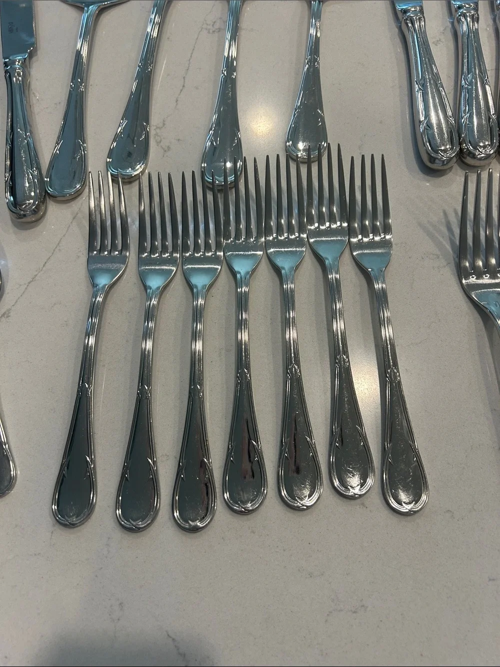 Mikasa Wellington -18/8 Polished Silver Stainless Flatware Set 32 pcs